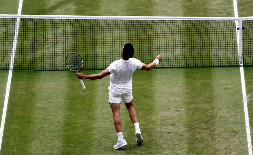 Alcaraz impone la ley del más fuerte ante Medvedev y repite final en Wimbledon