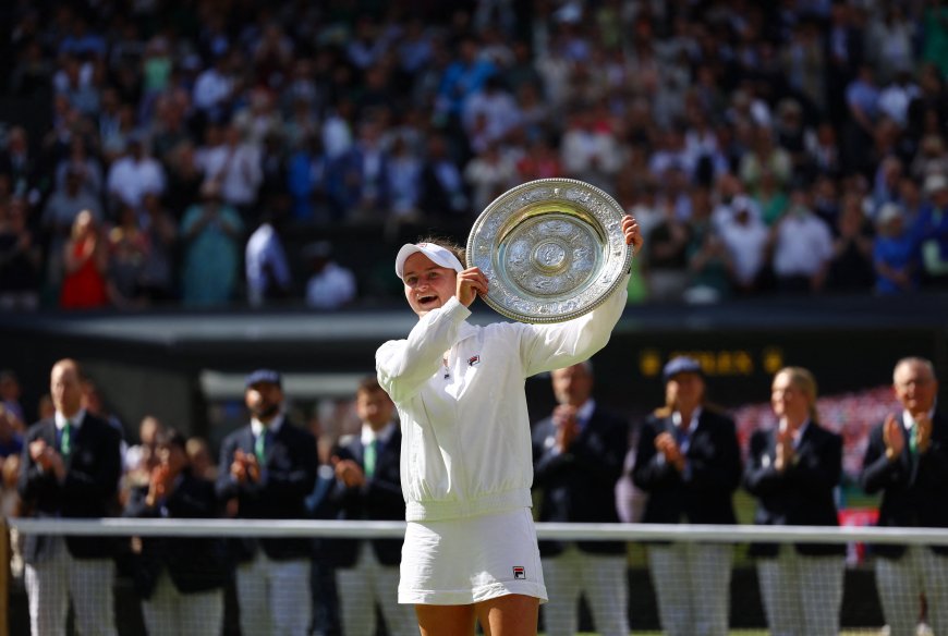 Krejcikova conquista Wimbledon tras vencer a Paolini