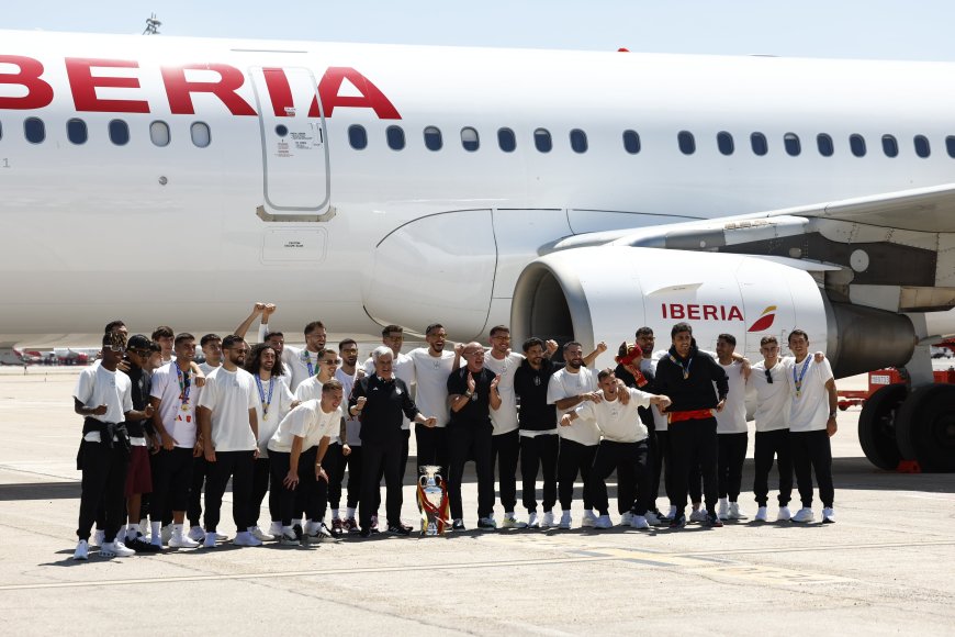 Celebración de España - Eurocopa 2024, en directo | Los jugadores de la selección española de fútbol aterrizan en Madrid