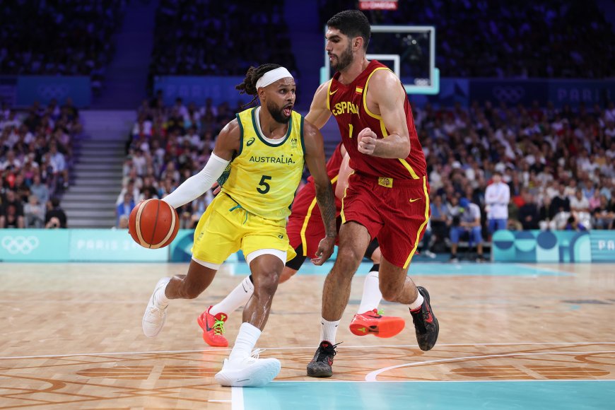 Australia derrumba a España en el arranque del baloncesto