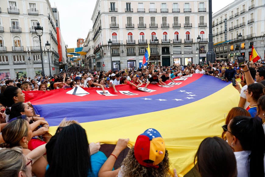 La diáspora venezolana sale a las calles de Madrid para condenar la reelección de Maduro