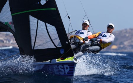 El primer oro de España viene del mar: Diego Botín y Florian Trittel son campeones olímpicos de 49er
