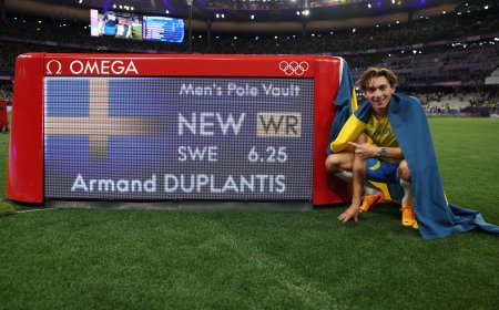 Mondo Duplantis, un ovni sobre el Stade de France, eleva a 6,25m su récord del mundo de pértiga, oro en París