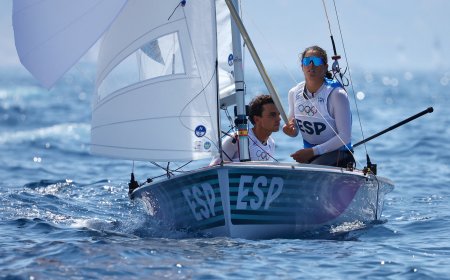 Juegos Olímpicos París 2024, en directo | Jordi Xammar y Nora Brugman pelan por las medallas en el 470 mixto de vela