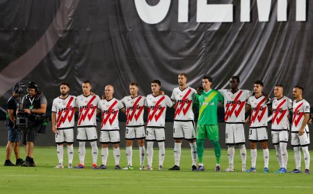 Rayo Vallecano - Barcelona, en directo | Unai López adelanta a los locales con un remate de derecha