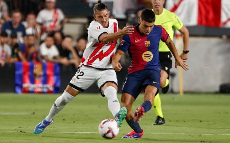 Rayo Vallecano - Barcelona, en directo | Pedri pisa el área y empata el partido en Vallecas