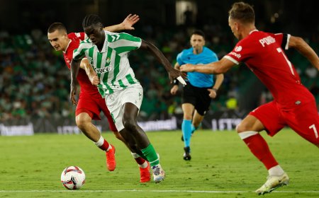 El Betis, que dará salida a Fekir, resuelve por la vía rápida ante el Kryvbas y sigue adelante en la Conference