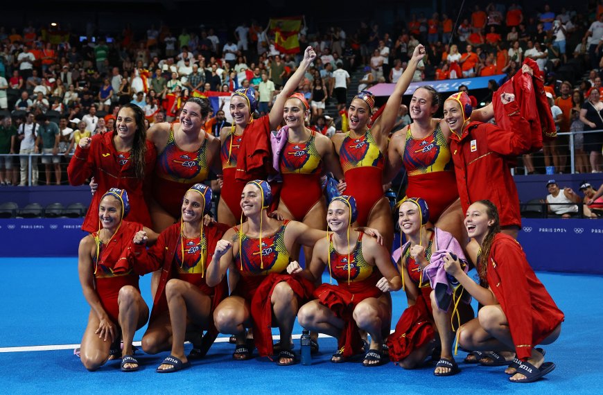 En waterpolo, no hay quien pare a las auténticas potras salvajes de España