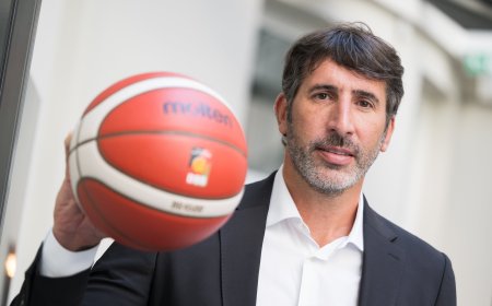 Álex Mumbrú: “Me gusta que mis jugadores vayan al límite, quiero un equipo duro”