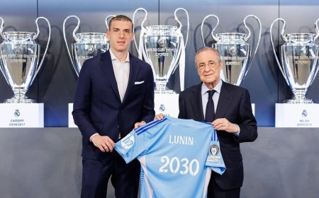 Andriy Lunin renueva con el Real Madrid hasta 2030