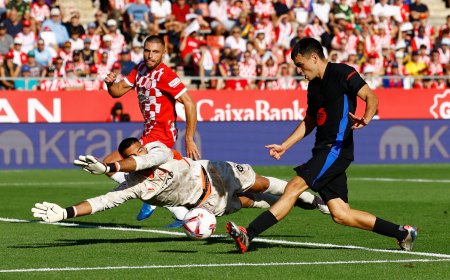 Pedri se aleja del pasado de Xavi y se abraza al futuro de Flick