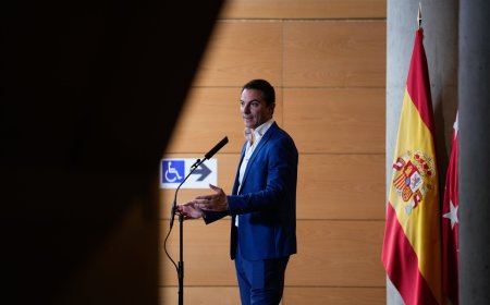 El PSOE denuncia como parte de “una estrategia de provocación” que el PP de Ayuso quiera dedicar un pleno a la ironía