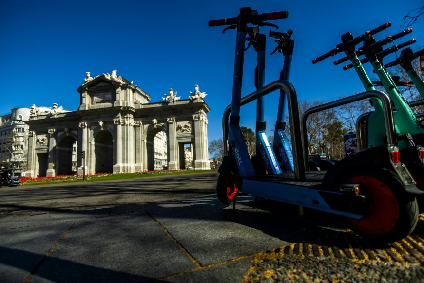 Desaparecen los patinetes eléctricos de alquiler en Madrid a partir de octubre