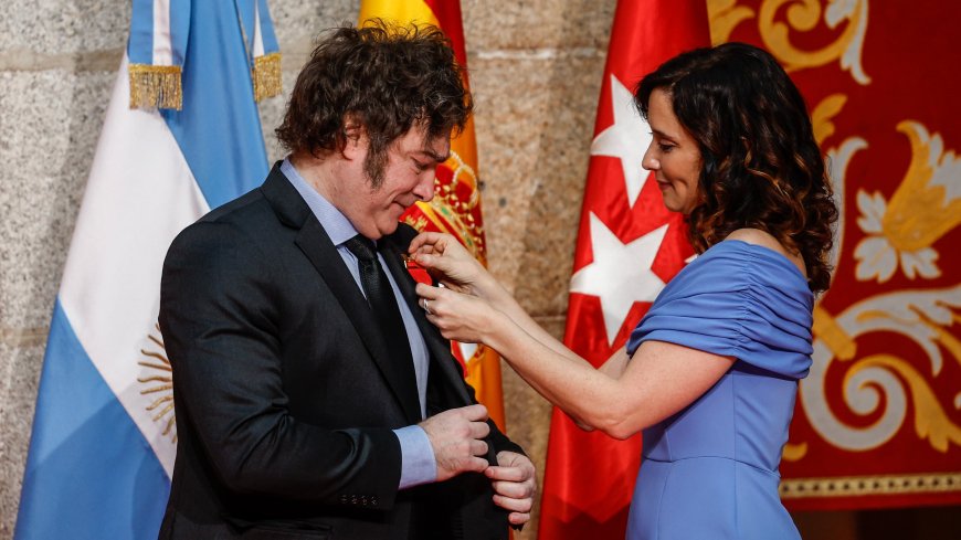 El TSJM admite a trámite el recurso del PSOE contra la medalla concedida por Ayuso a Milei