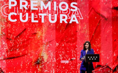 Ayuso quiere que los restaurantes adapten sus horarios a los turistas: “Nuestro grito de guerra es ‘Welcome Tourist”