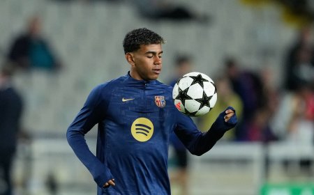 FC Barcelona - Young Boys en directo | El Barça sale con cuatro delanteros