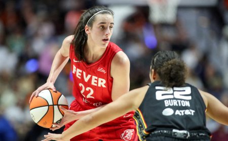 Caitlin Clark es elegida novata del año en la WNBA