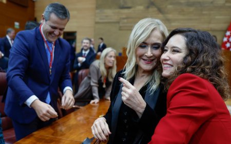Ayuso enmienda de nuevo una cesión de Cifuentes a la oposición y cierra el Consejo de la Juventud