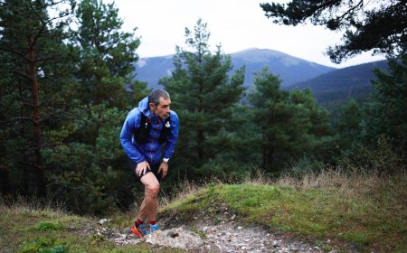 El increíble gesto en la meta del Gran Trail Peñalara: un corredor se niega a ganar porque su rival se perdió tras diez horas de frío y lluvia
