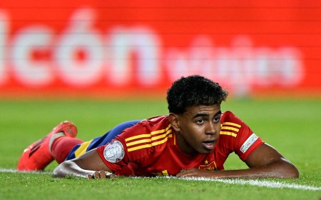 Lamine Yamal causa baja en la selección y le sustituye Riquelme