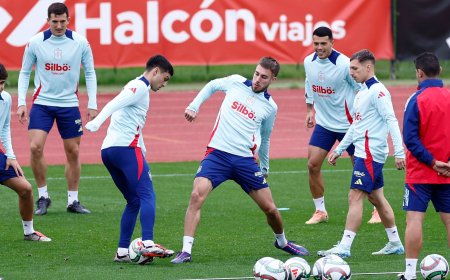 España - Serbia, en directo | De la Fuente realiza tres cambios en el once respecto al partido ante Dinamarca