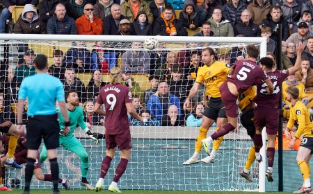 El City da un gran paso con un gol en Wolverhampton en el último minuto