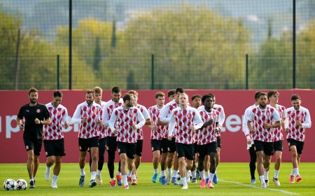 Girona - Slovan Bratislava en directo | Míchel introduce dos cambios en el once respecto al partido contra la Real Sociedad