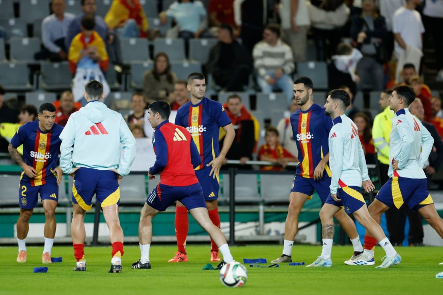 España - Serbia, en directo | Laporte adelanta a la selección española