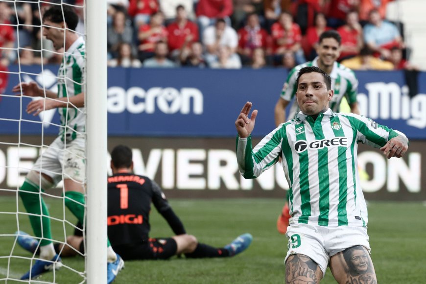 El Betis acaba con la racha de Osasuna en El Sadar