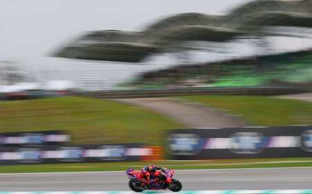 Una caída de Pecco Bagnaia en la ‘sprint’ deja el Mundial a punto de caramelo para Jorge Martín