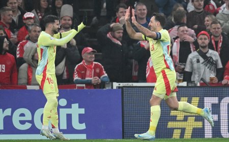 Dinamarca - España, en directo | España se asegura el primer puesto del grupo gracias a los goles de Ayoze y Oyarzabal