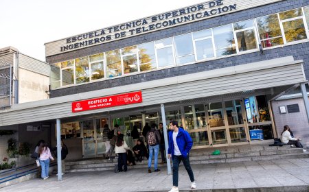 La universidad pública madrileña se revuelve contra su asfixia económica y los desaires de Ayuso: “No somos centros de adoctrinamiento”