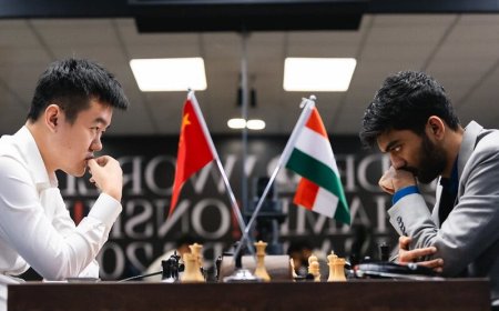 Gukesh sufre para empatar con blancas la 5ª partida del Mundial de ajedrez ante el campeón Ding, aún inseguro
