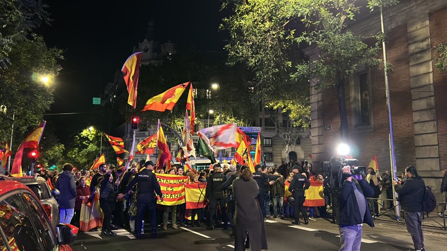 Las manifestaciones en Ferraz cumplen un año en plena crisis del Gobierno por las víctimas de la dana