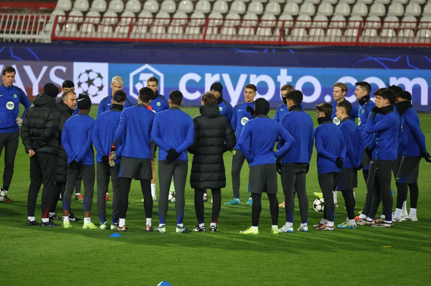 Estrella Roja - Barcelona en directo | De Jong, Koundé y Gerard Martín entran en el once titular
