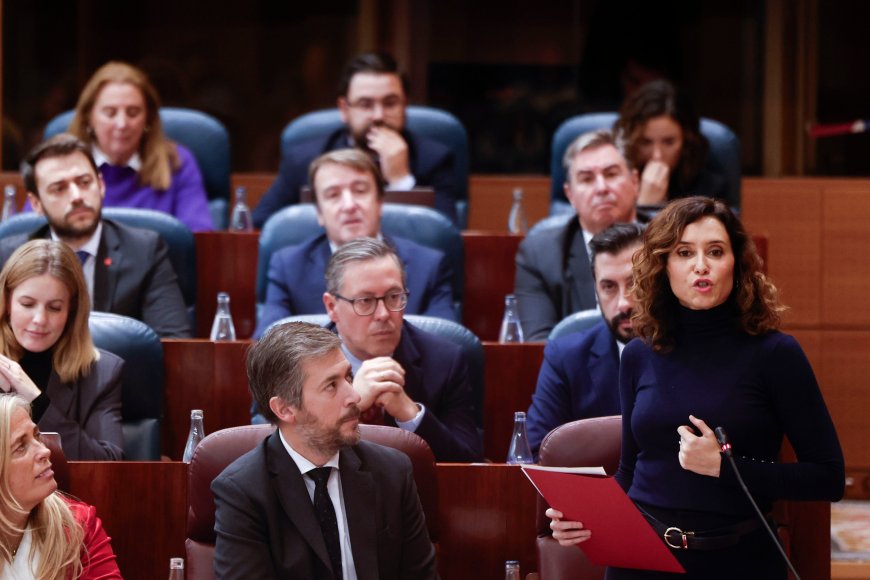 Bronca en la Asamblea al acusar Ayuso a la izquierda de “colonizar la universidad”, “reventar lo público” y actuar “contra el ciudadano”