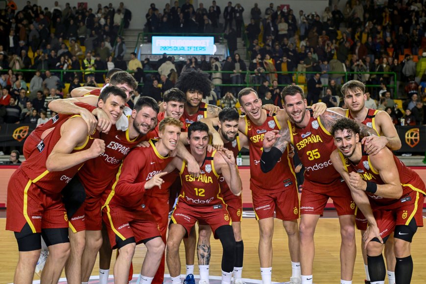 España se clasifica para el Eurobasket 2025 con una exhibición de Yusta