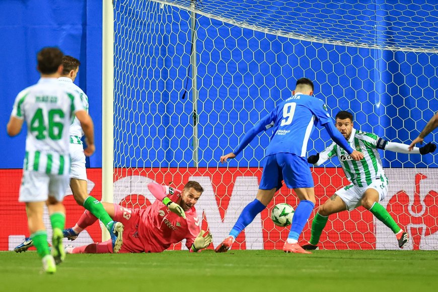El Betis mancha su partido 100 en Europa con una ridícula derrota ante el Mladá Boleslav