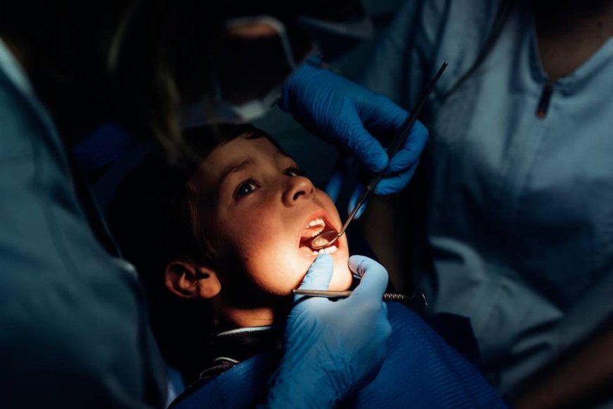Los menores madrileños se quedan sin dentista público durante varios meses al año