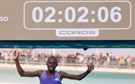El debutante Sawe da la sorpresa en el Maratón de Valencia, mientras Alemu queda lejos del récord femenino