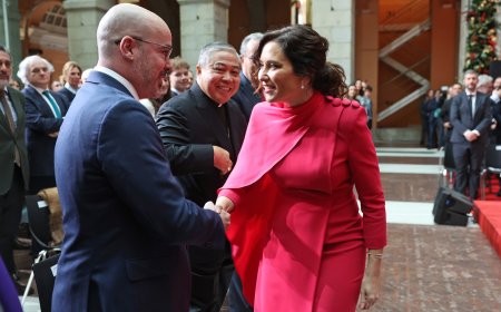 El PP de Ayuso justifica silenciar al delegado del Gobierno de Sánchez en el acto de la Constitución porque representa a “una organización mafiosa”