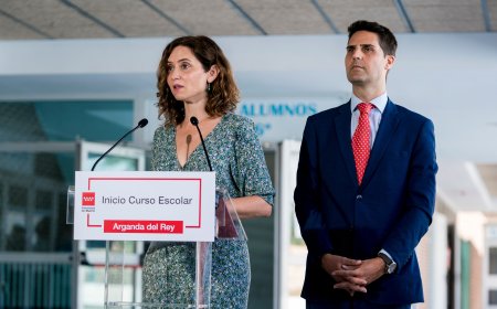 El examen más caótico posible para convertir en funcionarios a miles de interinos en Educación