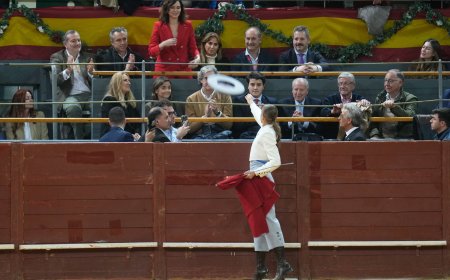 El Gobierno de Ayuso dejará de considerar “maltrato” el toro embolado y abrirá la puerta a su celebración en Madrid