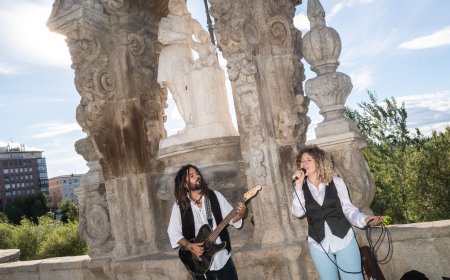 De Alcobendas a Lisboa pasando por Brasil o Ginebra: el ‘crowdfunding’ errante de dos músicos callejeros con el sueño de triunfar