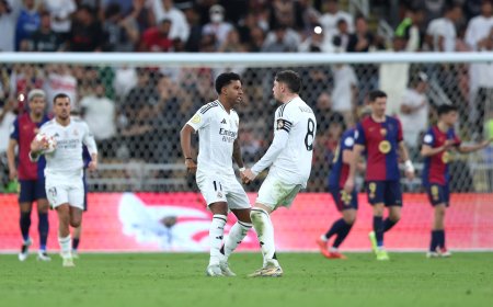 Real Madrid - Barcelona en directo | Rodrygo marca un golazo de falta y recorta distancias