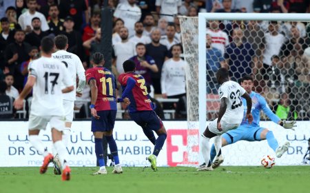 Real Madrid - Barcelona en directo | El Barcelona se proclama campeón de la Supercopa tras golear al Madrid
