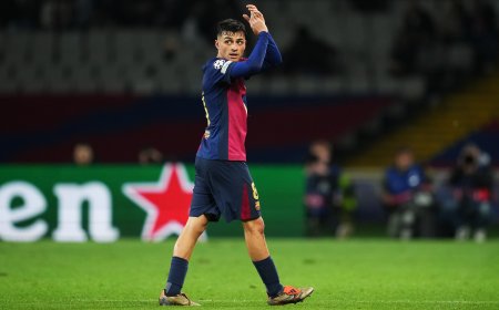 Pedri renueva con el Barcelona hasta 2030