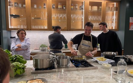 Planes únicos para disfrutar de febrero en Madrid: una clase de cocina solidaria, un taller para pintar tu copa y pilates