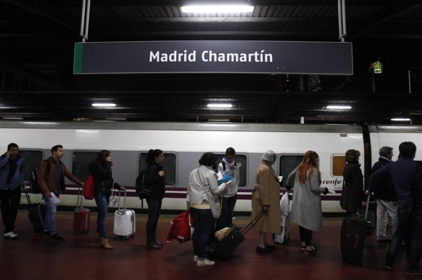 El descarrilamiento de los bonos de Renfe en la ruta más usada: “La culpa es de todos los políticos, no han pensado en los currelas”