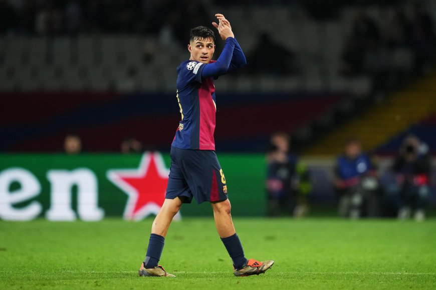 Pedri renueva con el Barcelona hasta 2030